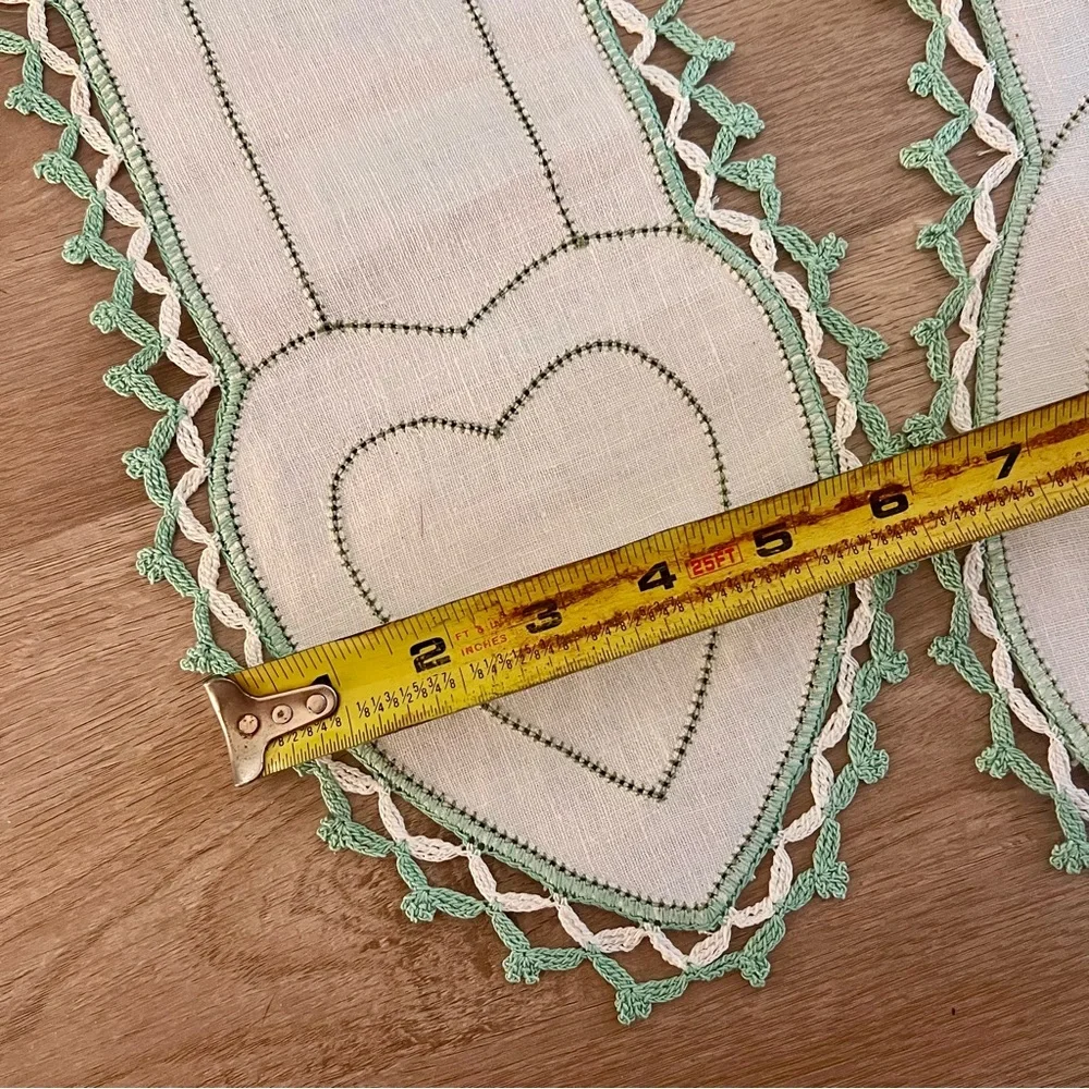 6 PCs Vtg Green Crochet‎ Edged Linen Heart Doilies Table Runners Dresser Scarfs